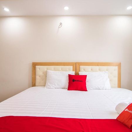 RedDoorz near Big C Thang Long Hanoi Buitenkant foto